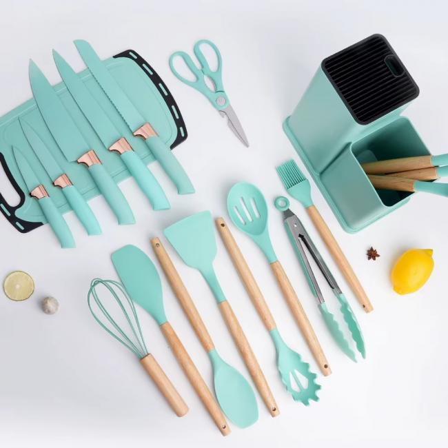 Set de cuchillos y utensilios con tabla